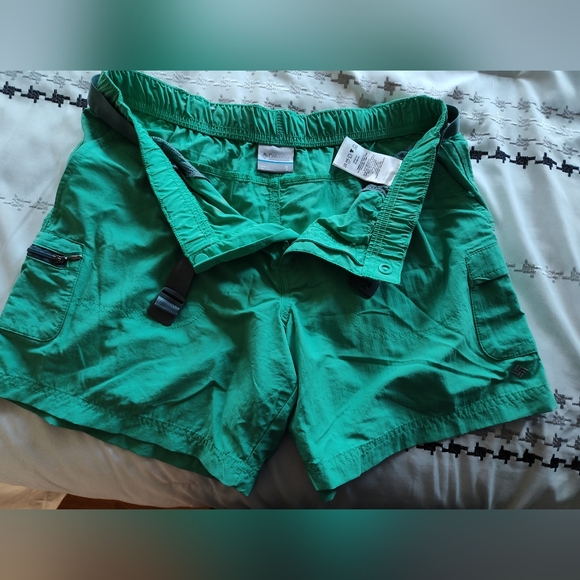 Columbia Women's Shorts - Picture 3 of 3